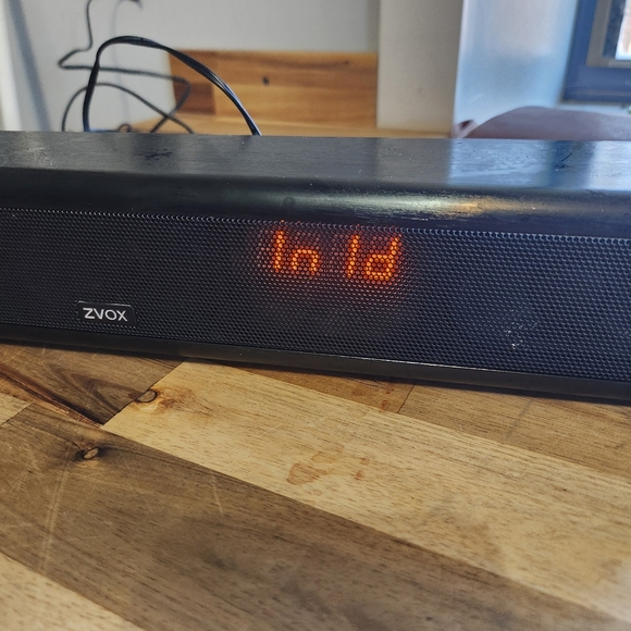 Zvox Accuvoice AV203 TV Speaker 6 Level No Remote Wall Mount Or Shelf Black - Picture 3 of 15